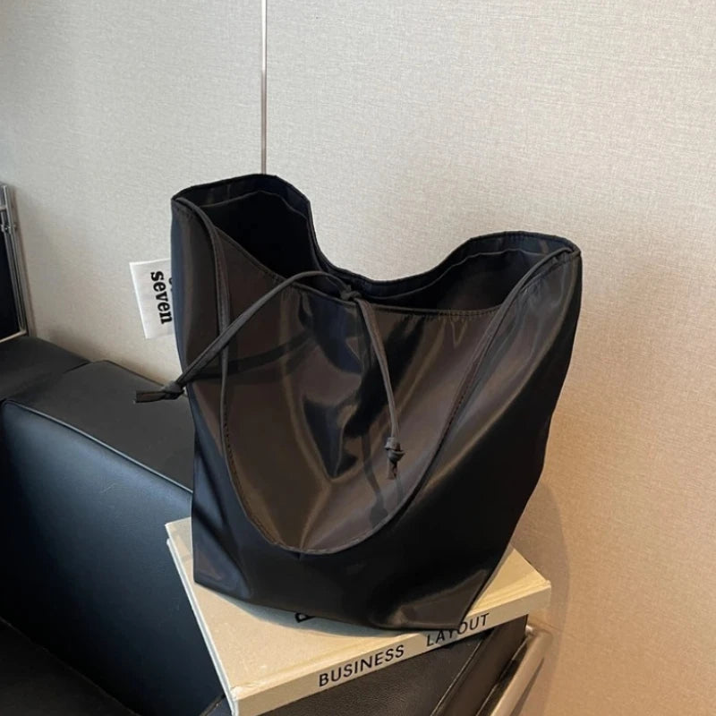 Cevik Shoulder Tote Bag — The All-Day Carry That Moves With You